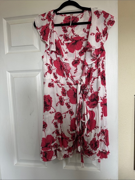 Free People Dresses & Skirts - Free People White and Red Floral Wrap Midi Dress